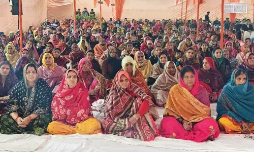 सत्संग में बैठने से विचारों का शमन होता है: पुष्कर दास महाराज