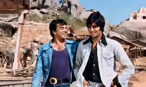 वीरू के जाने से टूट गया जय का दिल, आधी रात में धर्मेंद्र को याद कर भावुक हुए अमिताभ बच्चन वीरू के जाने से टूट गया जय का दिल, आधी रात में धर्मेंद्र को याद कर भावुक हुए अमिताभ बच्चन