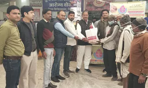 राष्ट्रीय क्षय उन्मूलन कार्यक्रम के अंतर्गत बांटे टीबी रोगियों को पोषण कीट