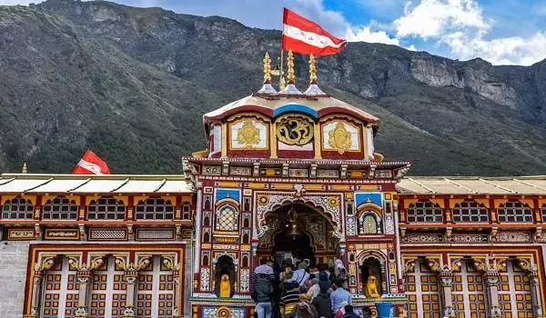 बद्रीनाथ धाम के कपाट आज होंगे बंद, इस साल की चारधाम यात्रा का हो जाएगा औपचारिक समापन