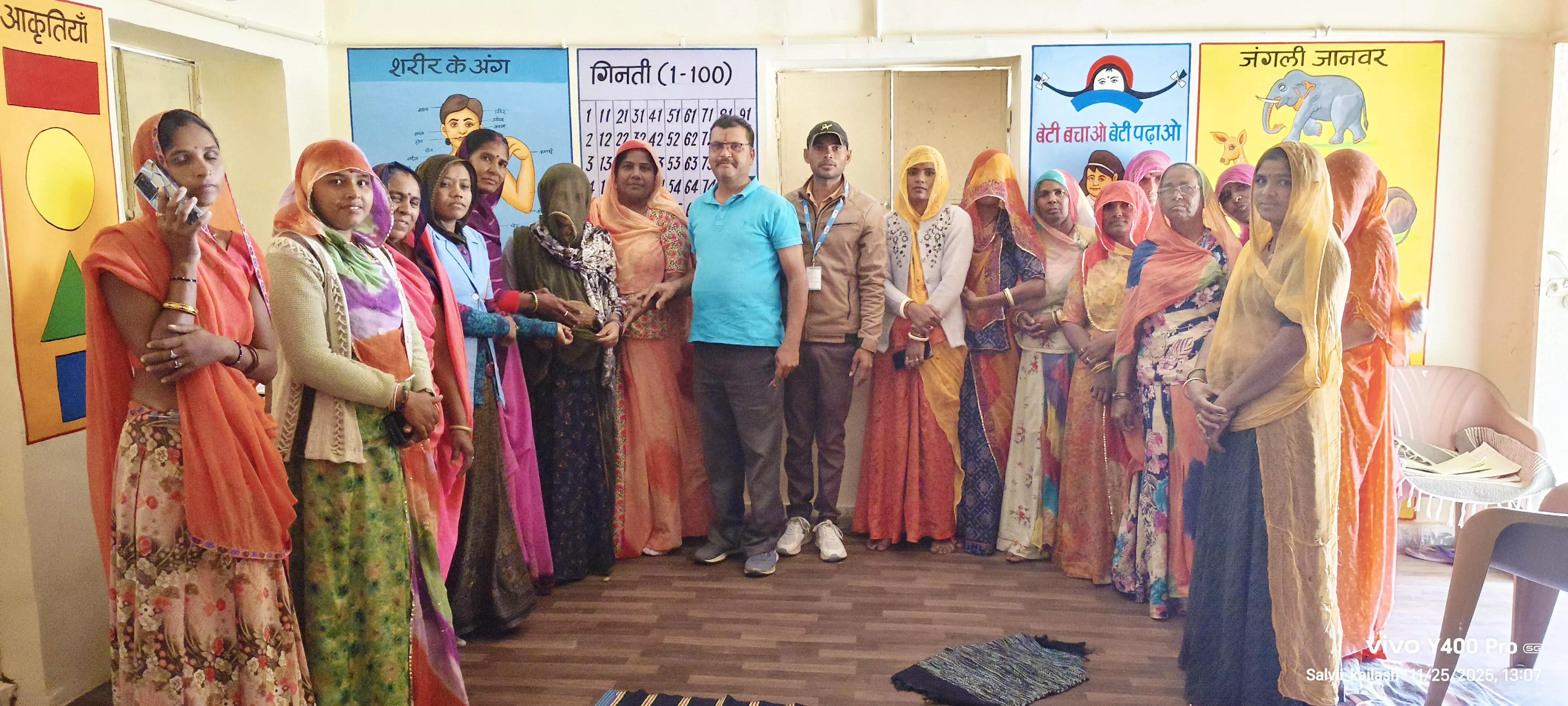 मनोहरपुरा में गोद भराई और राजीविका के द्वारा प्रशिक्षण