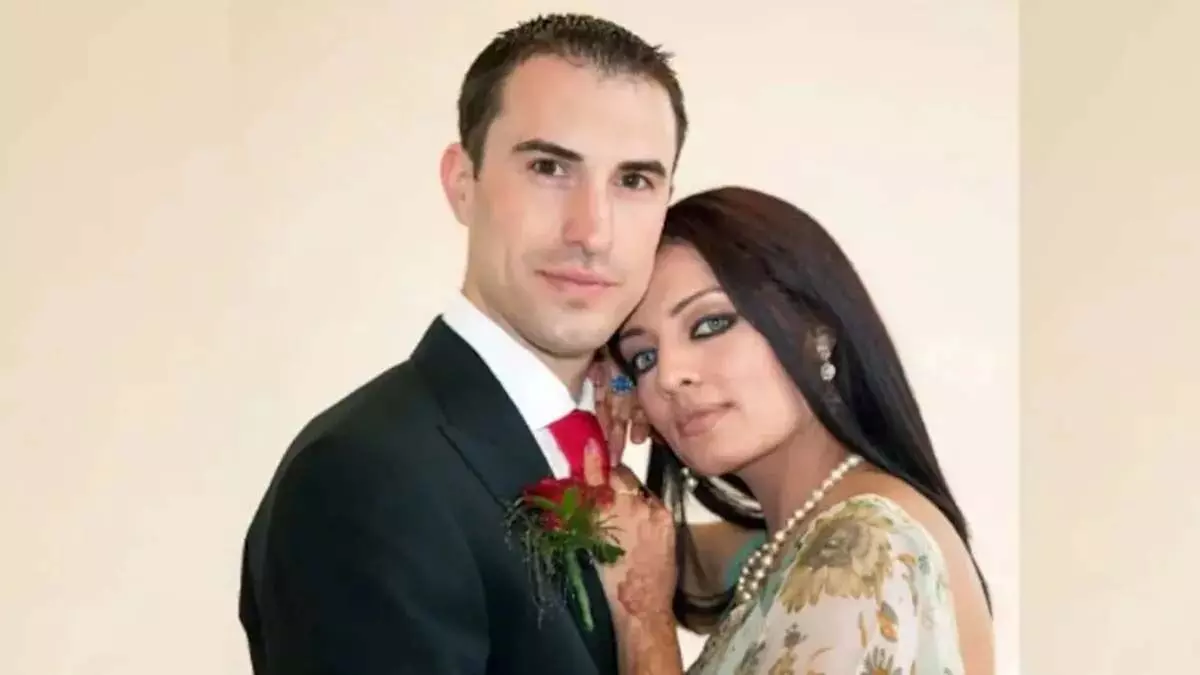 Celina Jaitly ने विदेशी पति पर लगाए घरेलू हिंसा के आरोप, तलाक के साथ मांगे 50 करोड़