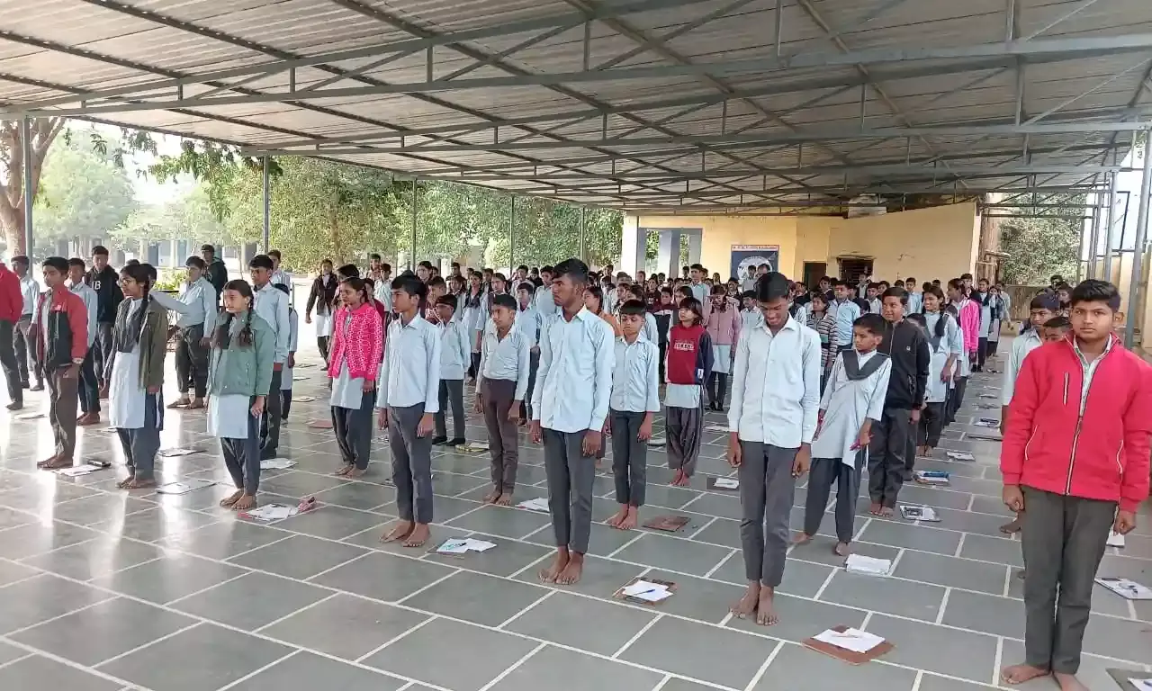 रायला में राष्ट्रीय संविधान दिवस पर छात्रों को मतदान का महत्व समझाया