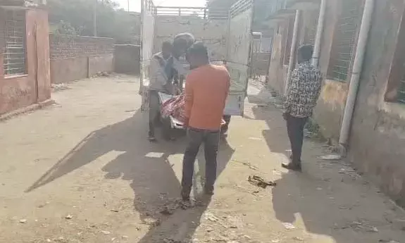 अधेड़ ने फांसी लगाकर की आत्‍महत्‍या