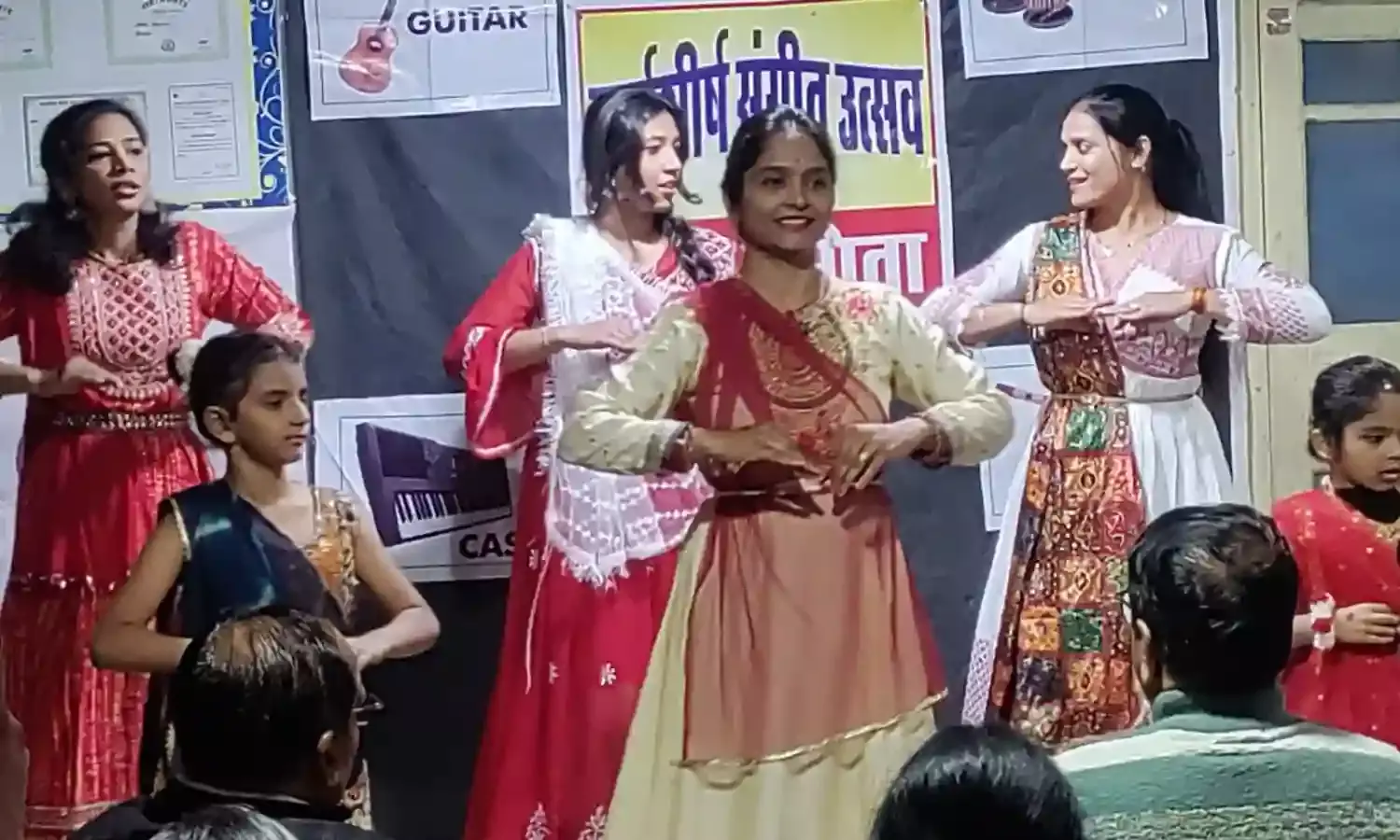 कथक गत भाव और शास्त्रीय गायन की उम्दा जुगलबंदी ने श्रोताओं को किया भाव विभोर