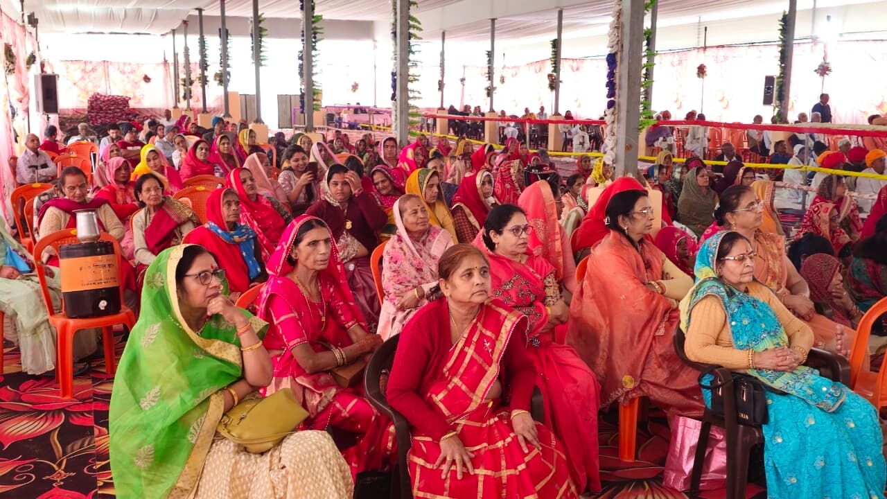 शक्करगढ़ में भागवत कथा का दिव्य आरंभ, हनुमत धाम में गूंजे आध्यात्मिक संदेश