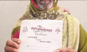 विवाह से ठीक पहले गरीब परिवार की बुकिंग रद्द करवाने की साजिश, कलेक्टर से न्याय की गुहार विवाह से ठीक पहले गरीब परिवार की बुकिंग रद्द करवाने की साजिश, कलेक्टर से न्याय की गुहार