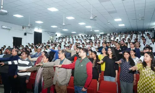 चिकित्सक रोगियों व परिजनों के प्रति विनम्रता का व्यवहार रखें - केबिनेट मंत्री  खराड़ी