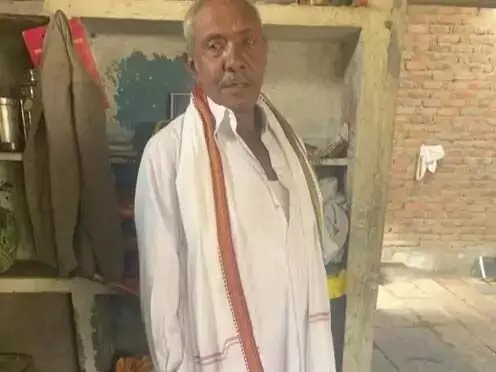 ट्रेन की टक्कर से बाइक सवार बुजुर्ग की मौत