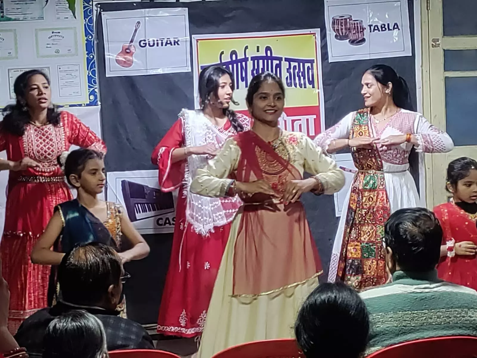 कथक गत भाव और शास्त्रीय गायन की उम्दा जुगलबंदी ने श्रोताओं को किया भाव विभोर