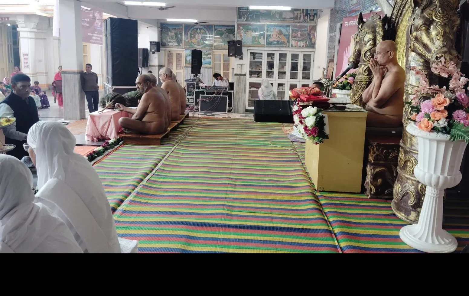 जैसे सूर्य उदय होने पर अंधकार मिट जाता है, वैसे ही मंदिर जाकर जीव के भीतर का तम नष्ट होता है : आचार्य पुलक सागर