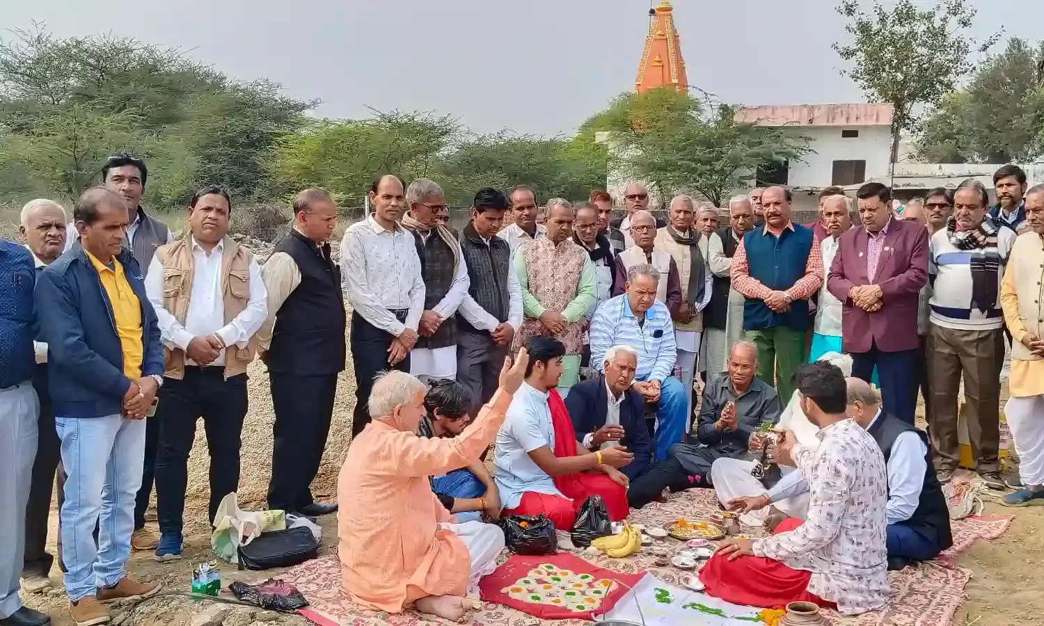 धानेश्वर में वैदिक मंत्रों से शिव मंदिर का किया शिलान्यास