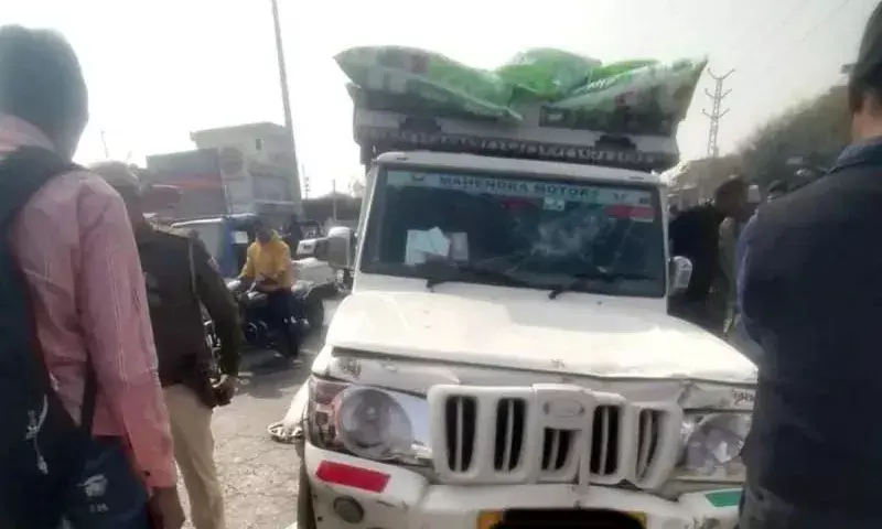 पिकअप और टेंपो में जोरदार भिड़ंत, तीन लोगों की मौत