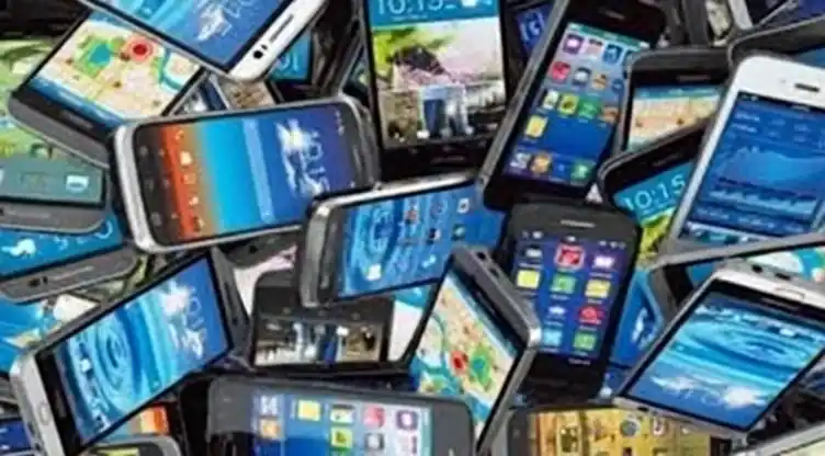 सेकंड हैंड Phone खरीदने से पहले जरूर कर लें ये 2 मिनट का काम, वरना हो सकती है जेल सेकंड हैंड Phone खरीदने से पहले जरूर कर लें ये 2 मिनट का काम, वरना हो सकती है जेल