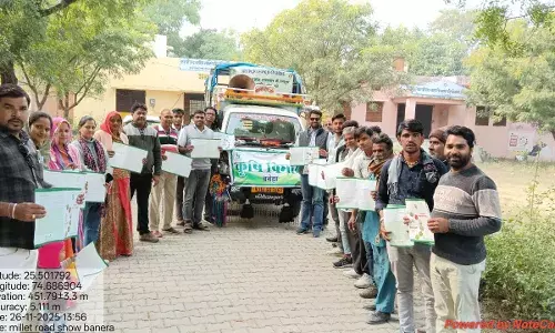 मोटे अनाज को बढ़ावा देने के लिए कृषि विभाग का बनेड़ा में रोड शो मोटे अनाज को बढ़ावा देने के लिए कृषि विभाग का बनेड़ा में रोड शो