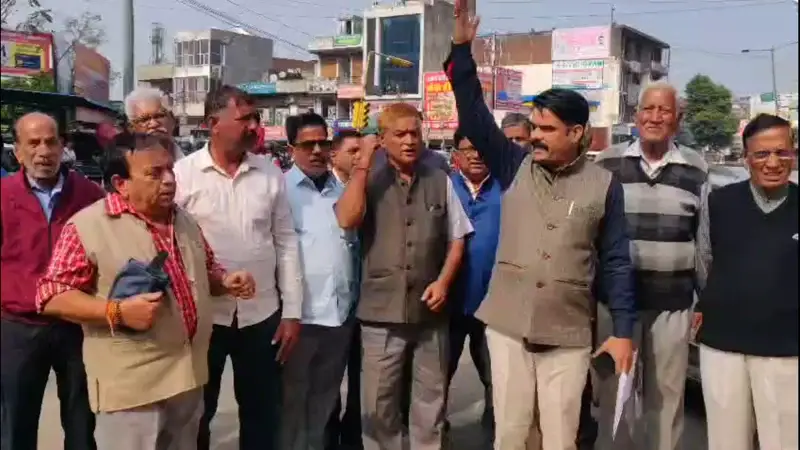 ब्राह्मण समाज ने आपत्तिजनक टिप्पणी के खिलाफ राष्ट्रपति के नाम सौंपा ज्ञापन