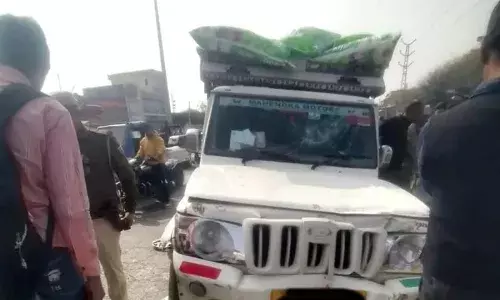 पिकअप और टेंपो में जोरदार भिड़ंत, तीन लोगों की मौत