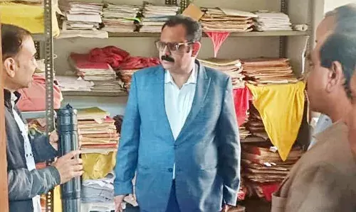 जिला कलक्टर ने किया देलवाड़ा तहसील कार्यालय का निरीक्षण