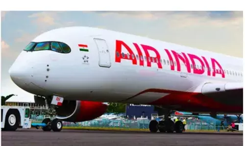 “दिल्ली–अहमदाबाद उड़ान में धुएं का अलर्ट, एयर इंडिया फ्लाइट वापस लौटाई गई”