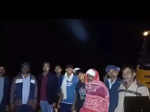 ऊखलिया ग्राम पंचायत में चारागाह भूमि से मिट्टी चोरी, ग्रामीणों ने पकड़ी मशीनें