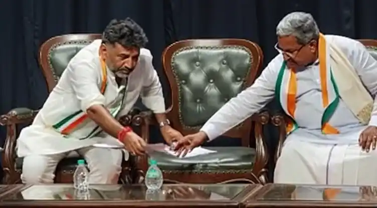 कर्नाटक में सीएम और डिप्टी सीएम की तल्ख टिप्पणियों से कांग्रेस में बढ़ी खींचतान