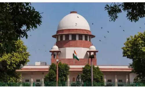 ऑनलाइन टिकट पर ही क्यों बीमा कवर? सुप्रीम कोर्ट ने केंद्र और रेलवे से पूछा जवाब