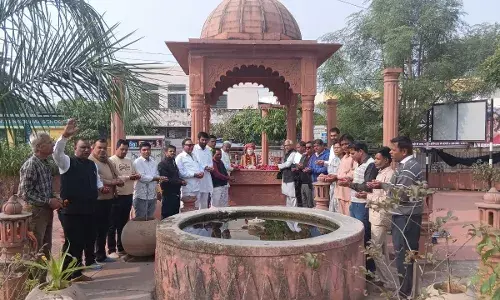 महात्मा ज्योतिबा फूले की 135वीं पुण्यतिथि पर माली समाज ने की पुष्पांजलि