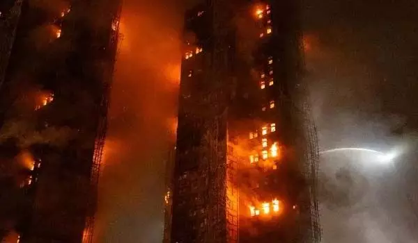 हांगकांग की मल्टीस्टोरी इमारतों में लगी भीषण आग, अब तक 94 लोगों की हुई मौत