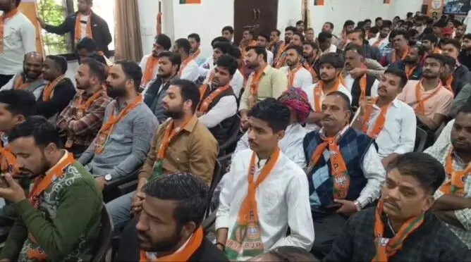 युवा स्वदेशी, स्वभाषा और स्वभूषा की भावना को आत्मसात कर देश को आत्मनिर्भर बनाएं - भडाना