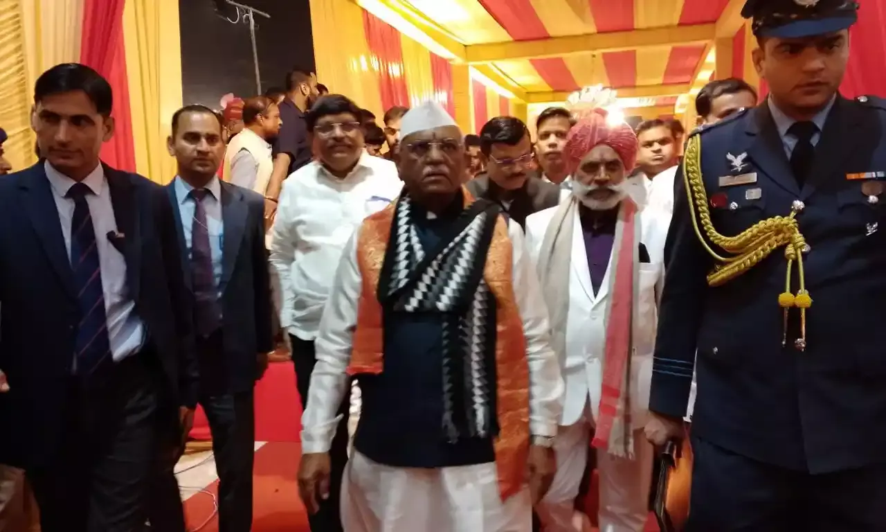 राज्यपाल, उप मुख्यमंत्री और पूर्व मुख्यमंत्री सहित अन्य जनप्रतिनिधि पहुंचे विवाह समारोह में