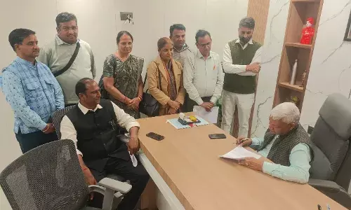 भीलवाड़ा: शिक्षक संघ ने सांसद को सौंपा ज्ञापन, TET फैसले पर पुनर्विचार की मांग