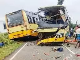तमिलनाडु के शिवगंगा में दो बसों की टक्कर में 11 की मौत