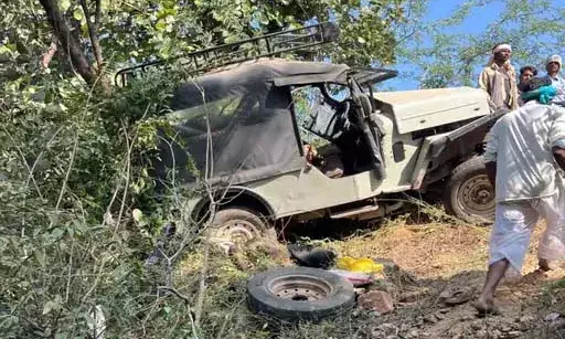 पाली में जीप का पहिया निकलने से बड़ा हादसा, 3 की मौत, 25 घायल
