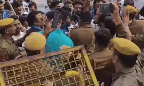 चित्तौड़गढ़ में एनएसयूआई का हल्ला बोल प्रदर्शन, मुख्यमंत्री शर्मा का पुतला जलाया, तीन प्रमुख मांगें रखीं