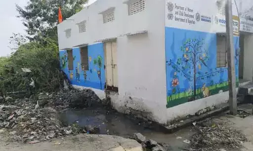 मांडल कस्बे में खुला नाला बना बच्चों के लिए खतरे का सबब मांडल कस्बे में खुला नाला बना बच्चों के लिए खतरे का सबब