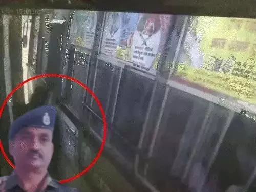 रोडवेज ने BSF के ASI को कुचला:पिलर और बस के बीच फंसे; बेटे की शादी के गहने लेने सीकर जा रहे थे; मौके पर मौत