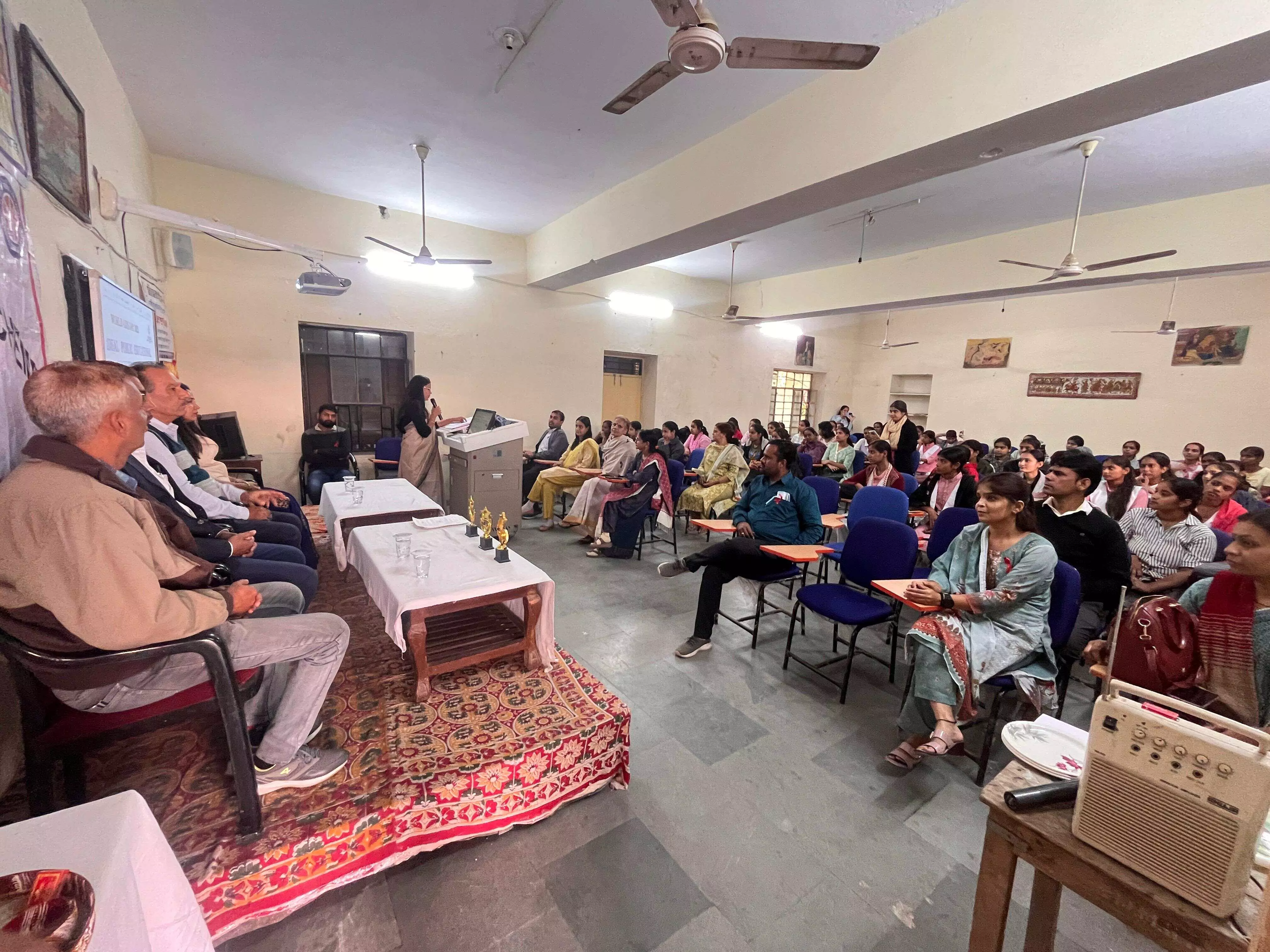 कन्या महाविद्यालय में एक दिवसीय शिविर, एचआईवी जागरूकता और नशा मुक्ति पर छात्राओं को मिला मार्गदर्शन