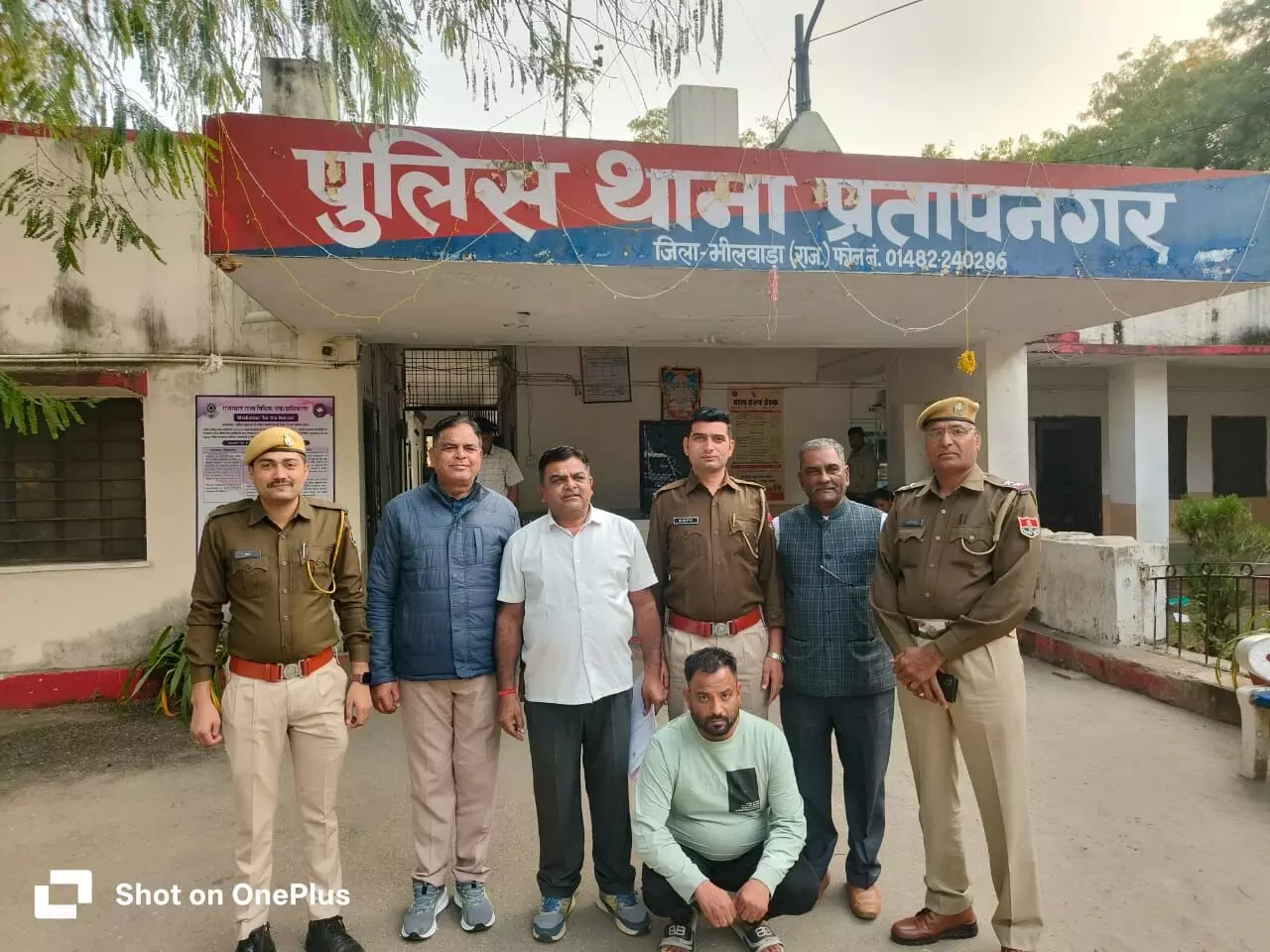 देवेंद्र से करवाया मौका तस्कदीक, संडासी व गाउन बरामद