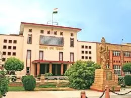 एमपी और एमएलए पर लंबित केसों की प्रगति पर सरकार से जवाब तलब