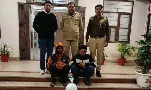 पुलिस ने 1880 नशीली गोलियों के साथ दो तस्करों को किया गिरफ्तार