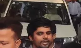 वकील से मारपीट मामले में हेड कॉन्स्टेबल को लाइन हाजिर,डीएसपी  चंदेल की   गाड़ी को वकीलों ने घेरा