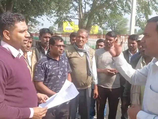 आनंदपुरा गांव के ग्रामीणों ने पुराने आम रास्ते से अवैध अतिक्रमण हटाने की मांग को लेकर SDM को सौंपा ज्ञापन