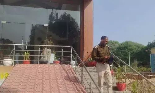कपासन में ईडी की बड़ी कार्रवाई: ऑनलाइन सट्टेबाजी फर्जीवाड़े में हिस्ट्रीशीटर पार्षद बालमुकुंद ईनाणी के ठिकानों पर दबिश, क्षेत्र में हड़कंप कपासन में ईडी की बड़ी कार्रवाई: ऑनलाइन सट्टेबाजी फर्जीवाड़े में हिस्ट्रीशीटर पार्षद बालमुकुंद ईनाणी के ठिकानों पर दबिश, क्षेत्र में हड़कंप