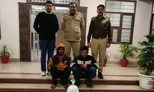 पुलिस ने 1880 नशीली गोलियों के साथ दो तस्करों को किया गिरफ्तार पुलिस ने 1880 नशीली गोलियों के साथ दो तस्करों को किया गिरफ्तार