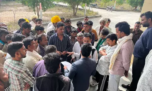 अरवड़ बांध नहर चालू कराने की मांग पर ग्रामीणों ने एसडीएम को ज्ञापन सौंपा