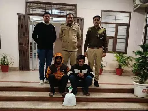 पुलिस ने 1880 नशीली गोलियों के साथ दो तस्करों को किया गिरफ्तार