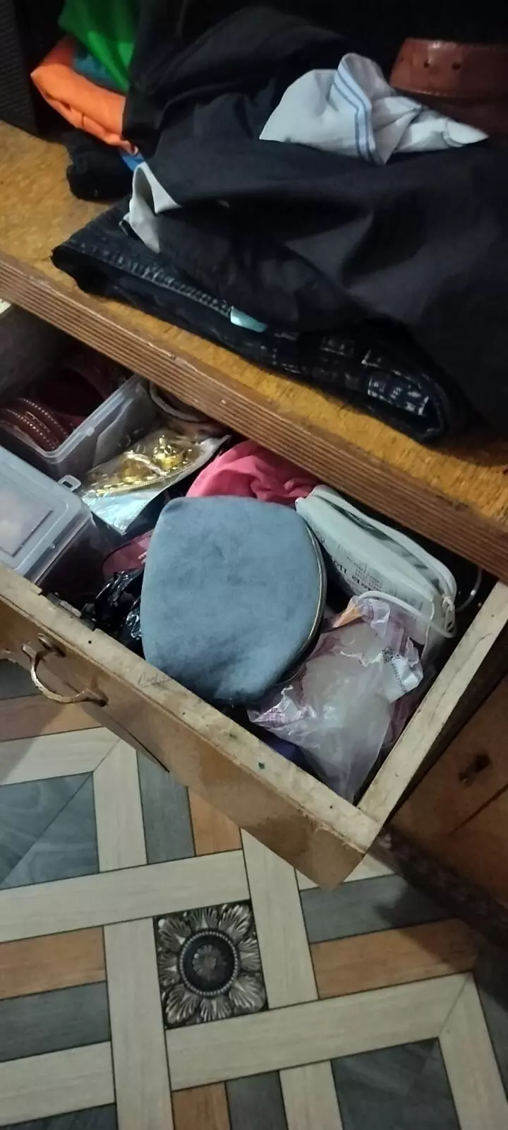 चोरी का प्रयास - बच्चों के जागते ही भागे चोर, पुलिस गश्त पर उठे सवाल