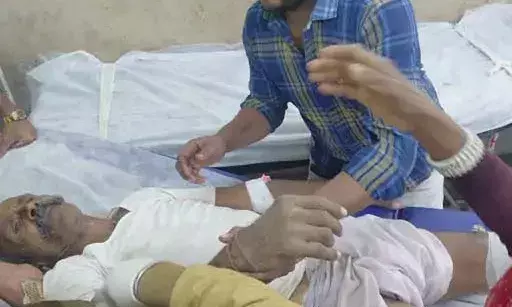 नहर के पानी विवाद में बुजुर्ग किसान पर हमला:एक हाथ और एक पैर टूटा नहर के पानी विवाद में बुजुर्ग किसान पर हमला:एक हाथ और एक पैर टूटा