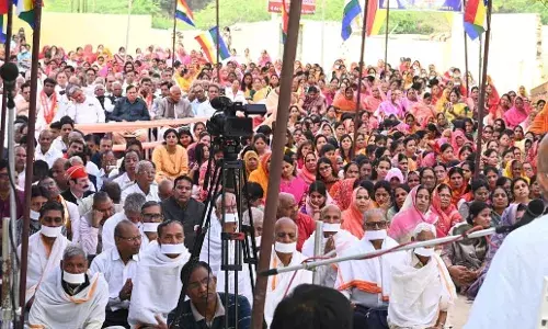 व्यक्ति का दृष्टिकोण सकारात्मक होना चाहिए : आचार्य महाश्रमण