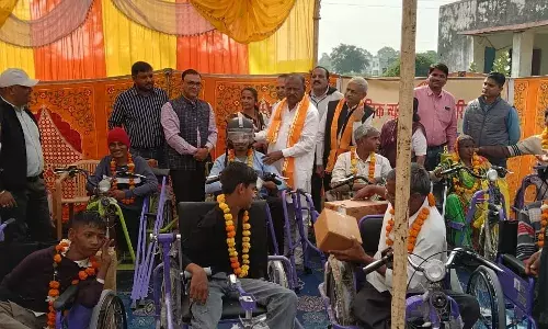 दिव्यांगजनों को 10 लाख के उपकरण बांटे गए